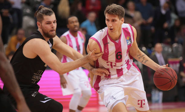 合同年的哈 合同年的哈